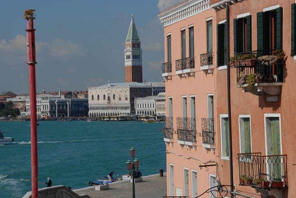 Hotel Ca' Formenta Venesia Bagian luar foto